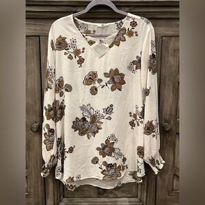 EUC Women’s MAURICE’S Off White Floral Long Sleeve Blouse (XL)